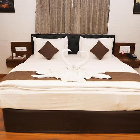 Hotel Millennium Park Панчгани Экстерьер фото