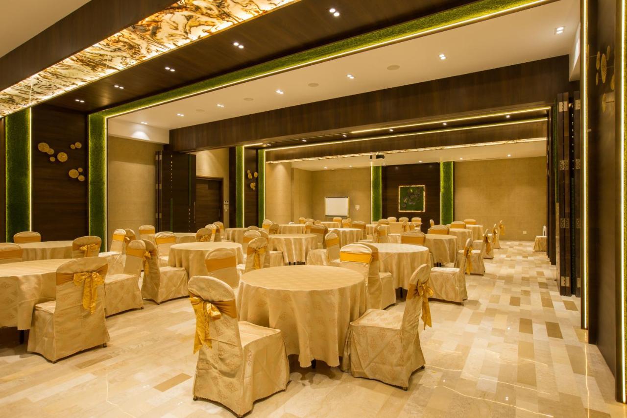 Hotel Millennium Park Панчгани Экстерьер фото